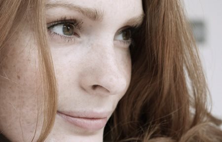 La crème tonale masquer les taches de pigment