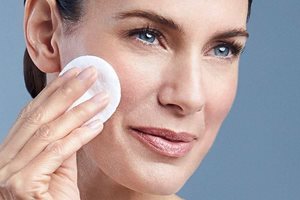 Appliquez la lotion Eucerin